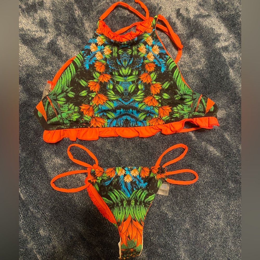 Salty Mermaid jungle set-top and bottom included XS